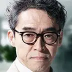 Acoso por edad-Kazuyuki Asano.webp