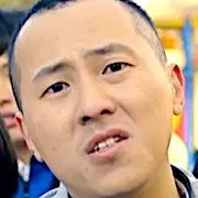 Starkes Mädchen Bong-Soon-Yoo In Soo.webp