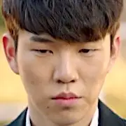 Starkes Mädchen Bong-Soon-Choi gewann Myeong.webp