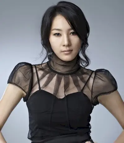 Yoon Ji-Min (1977)