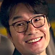 Conto da Canção das Nove Caudas Young-Kyu.webp