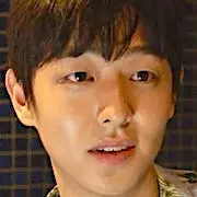 Stimme 2-Eun Hae-Seong.webp