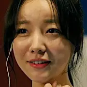 Schöne Stimme-Moon Ji-In.webp