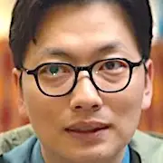 Glitch-Lee Dong-Hwi.webp