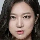 Épouse gauchère-Ha Yeon-Joo.webp