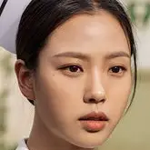 Jeunesse de May-Go Min-Si.webp