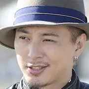 Filles Step-Takashi Tsukamoto.webp