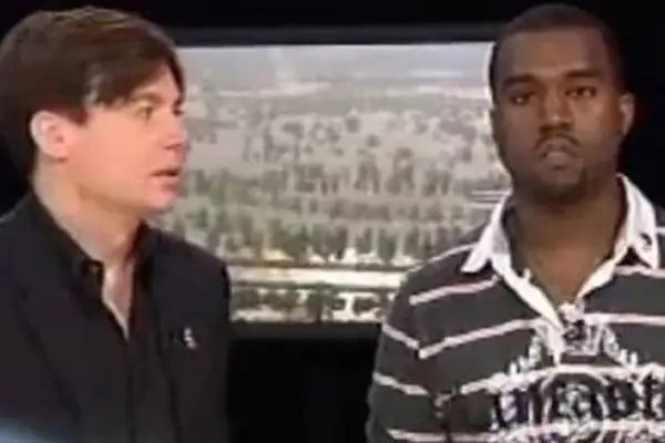 Mike Myers était super fier avec Kanye West quand il a déchaîné George W. Bush (vidéo) (vidéo)
