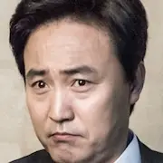 Famille forte 2017-Eom Hyo-Seop.webp