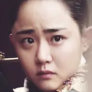 El Trono-Luna Geun-Young.webp
