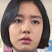 Extraños del infierno-Ahn Eun Jin.webp