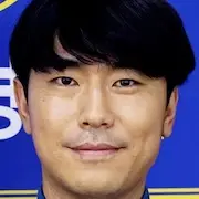 Reunited Worlds-Lee Si Un.webp