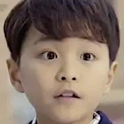 Qu'est-ce qui ne va pas avec la secrétaire Kim-Bae Gang-Yoo.webp