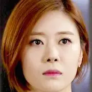 Sra. Cop-Jeon Se-Hyun.webp