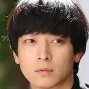 Les prêtres-Gang Dong-Won.webp