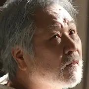 Les prêtres-Lee Ho-Jae .webp