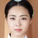 Política esplêndida-Lee Yeon-Hee.webp