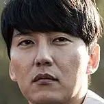 Memórias de um Assassino-Kim Nam-Gil.webp