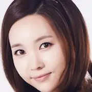 Corri, Jang-Mi-Yoon Joo-Hee.webp