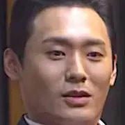 Außerschulisch-Choi Dae-Hoon.webp