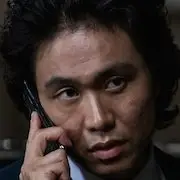 Homme sur des talons hauts-Oh Jung-Se.webp