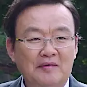 Jefe de personal-Cha Soon-Bae.webp