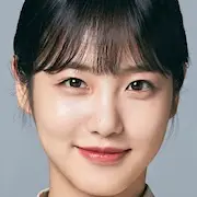 Mais que amigos-Shin Ye-Eun.webp