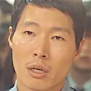 Mais que amigos-Eom Ji-Man.webp