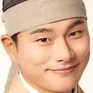 Agente secreto real-Lee Yi-Kyung.webp