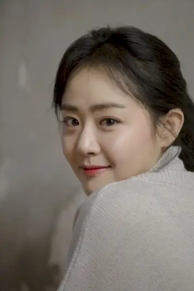 Luna Geun-Young