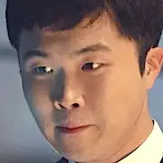 O Juiz do Diabo-Mun Yong-Il.webp