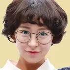 Cinco suficientes-Shim Yi-Young.webp