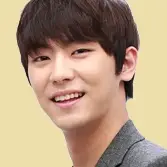 Cinco suficientes: An Woo-Yeon.webp