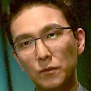 Bom elenco-Jung Dong-Geun.webp