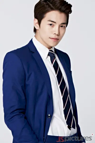 Park Eun Seok (1984)