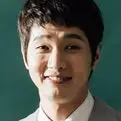 Mãe irritada-Ji Hyun-Woo.webp