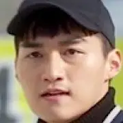 Sorcière à Court-Lee Ik-Joon.webp