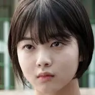 Sorcière à Court-Roh Jeong-Eui.webp