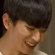 Tra le stagioni-Ji Yoon-Ho.webp