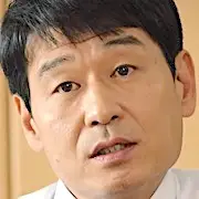 Facultad de Derecho-Park Hyuk Kwon.webp