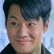 Facultad de Derecho-Lee Chun-Hee.webp