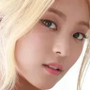 Crush-Yoon Bo-Ra sofisticado.webp