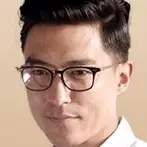 Chers amis-Daniel Henney.webp