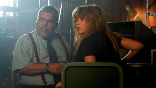 Occupazione della linea -up e il carattere del volto del poker: chi è chi è nella misteriosa serie di Rian Johnson?