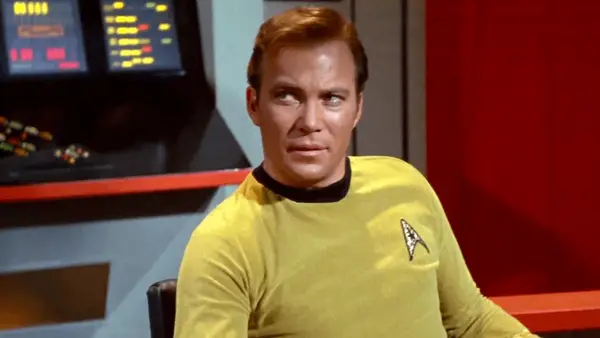 Star Trek: ogni attore che ha interpretato il capitano James Kirk da Shatner a Chris Pine (foto)