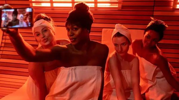 Invenzione Anna Caratteri Guida: chi è nel programma Netflix? (Foto)