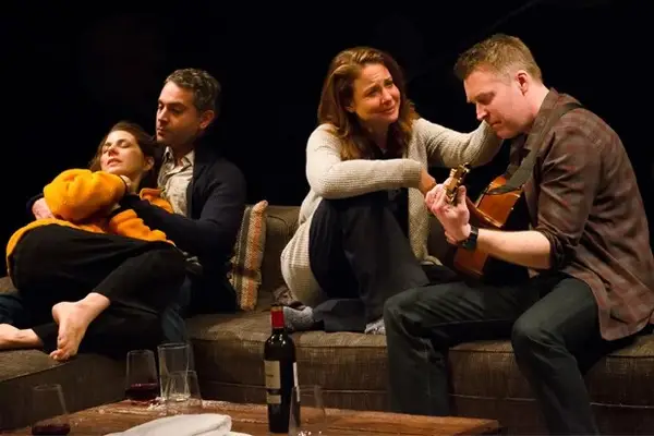 Como atravessar um casamento feliz com o teatro: Marisa Tomei faz os cálculos