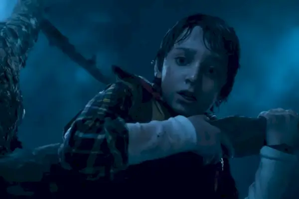 El joven Will Byers escondido al revés en
