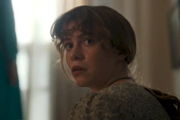 Die junge Beverly Marsh (Sophia Lillis) in