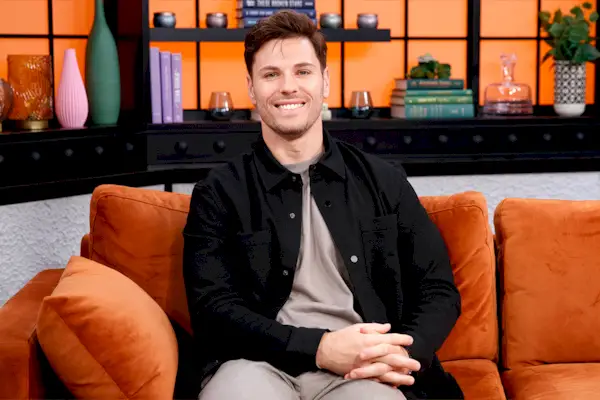 Craig Geoghan, vainqueur de la saison 2 de « Finding Mr. Christmas », se souvient de s'être rendu au bâtiment Hallmark sans rendez-vous avant de participer à l'émission de télé-réalité du réseau